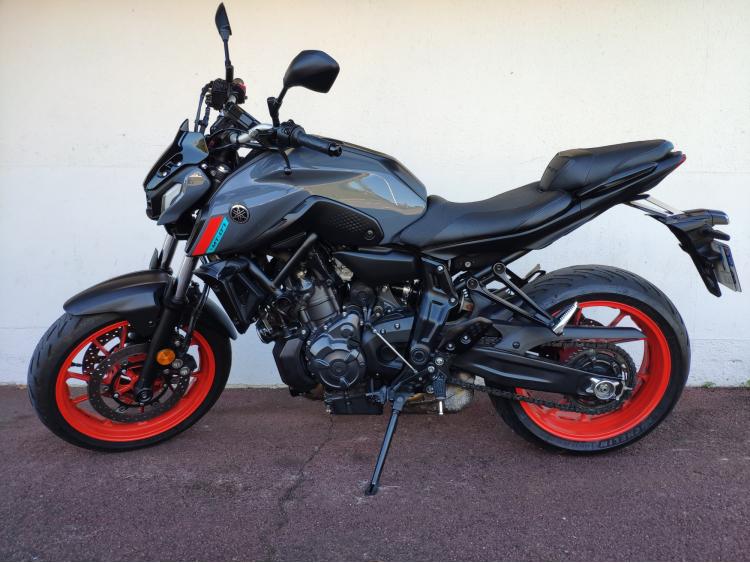YAMAHA MT-07