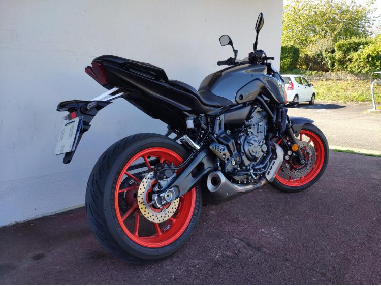 YAMAHA MT-07