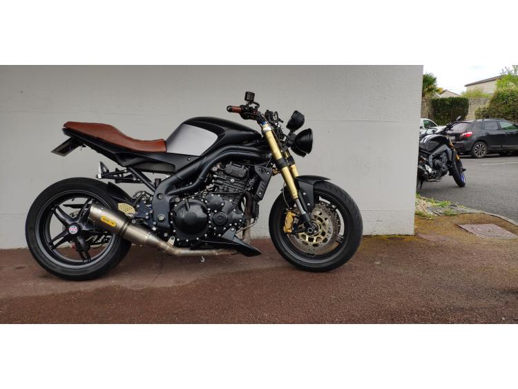 TRIUMPH SPEED TRIPLE 1050
