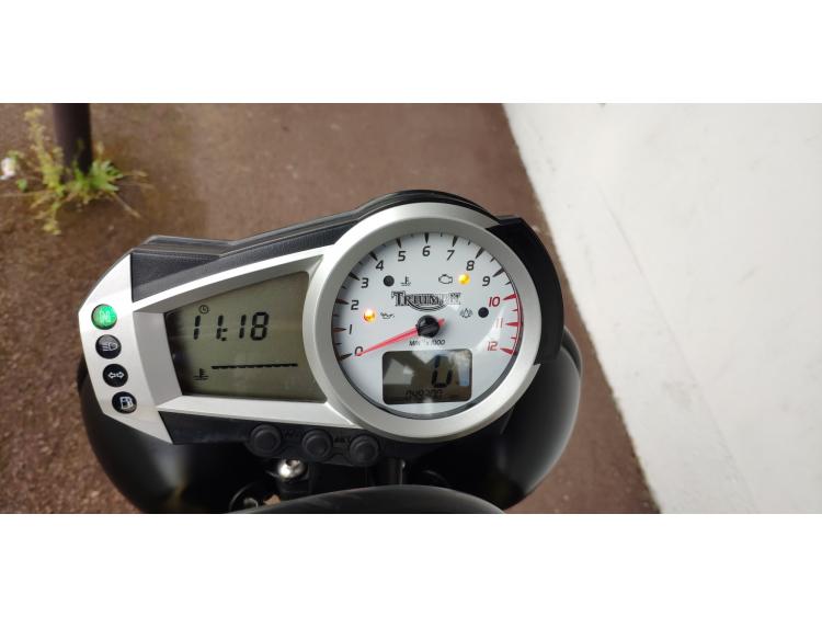 TRIUMPH SPEED TRIPLE 1050