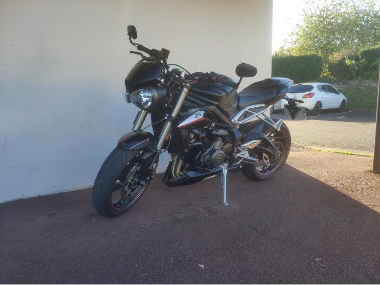 TRIUMPH STREET TRIPLE 765 RS