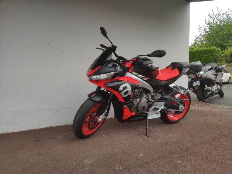 APRILIA TUONO 660