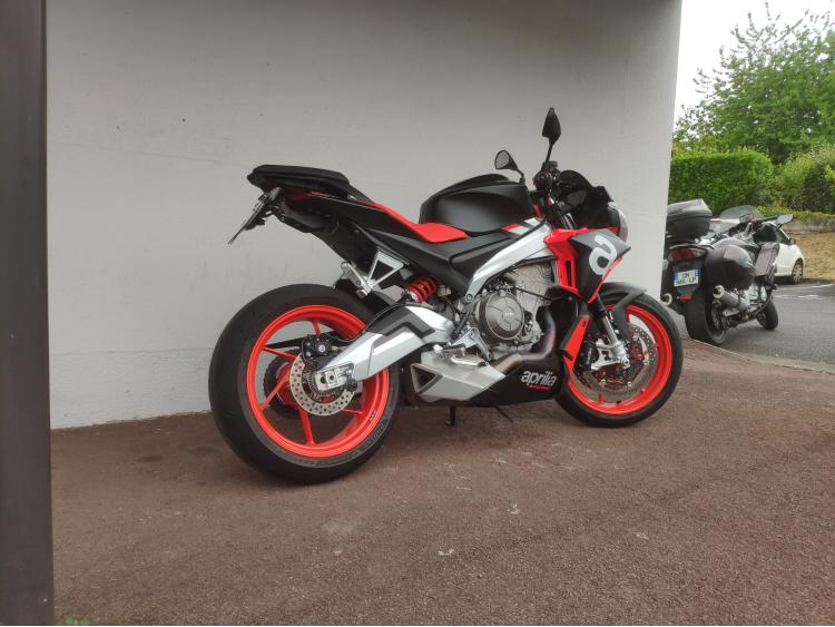 APRILIA TUONO 660
