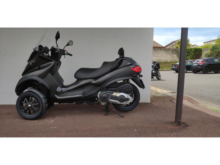 PIAGGIO MP3 500