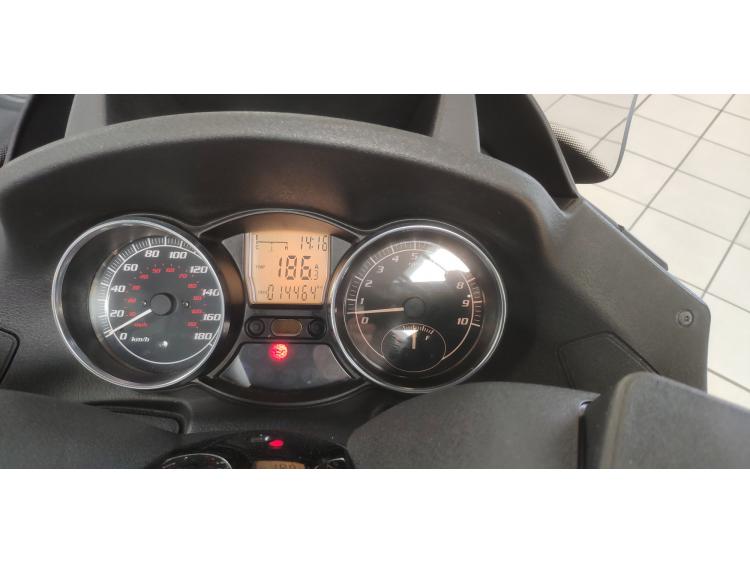 PIAGGIO MP3 500